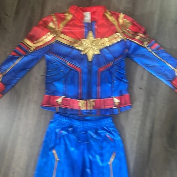 💚Disney Parks Disneyland Captain Marvel Action Adventure costume size 7/8 - Picture 2 of 5